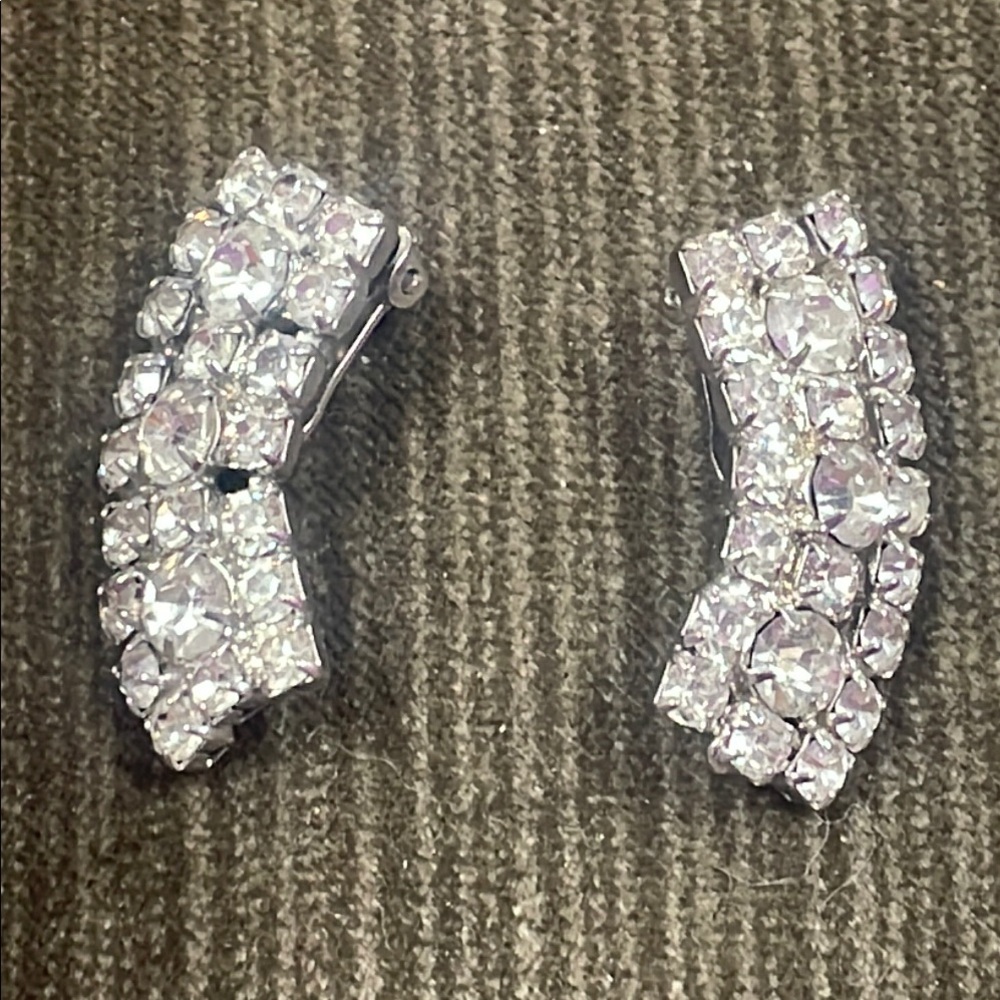 Vintage 1950’s rhinestone/glass earrings evening wear elegant Silvertone old